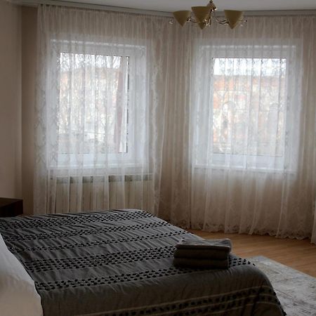Опал Hotel Strîi Exterior foto